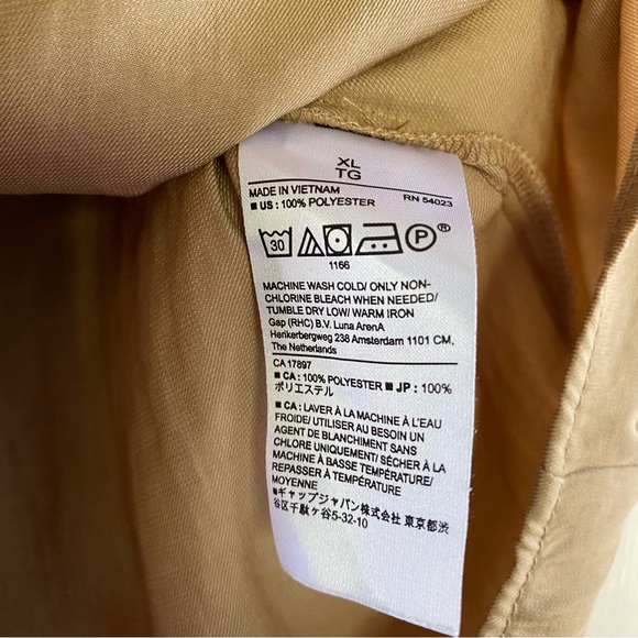 Banana Republic | Balloon Sleeve Button Down Blouse - Picture 7 of 7